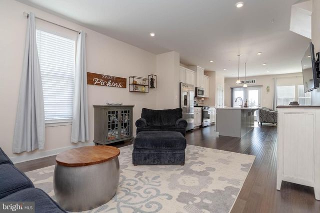 6211 ISLINGTON ST, Middle River, MD 21220