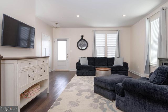 6211 ISLINGTON ST, Middle River, MD 21220