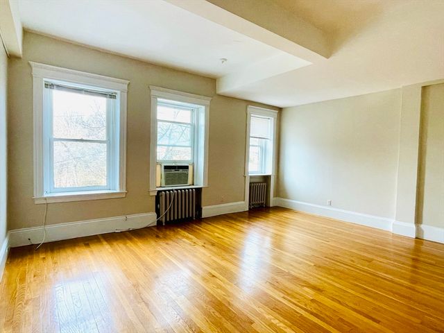 1080 Beacon St 2C, Brookline, MA 02446