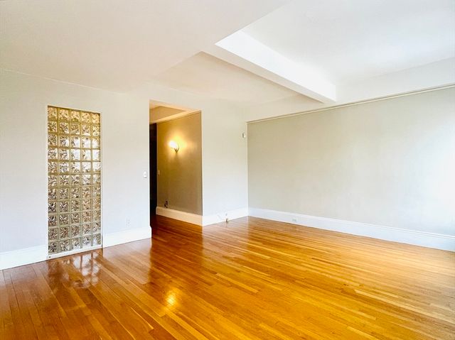 1080 Beacon St 2C, Brookline, MA 02446