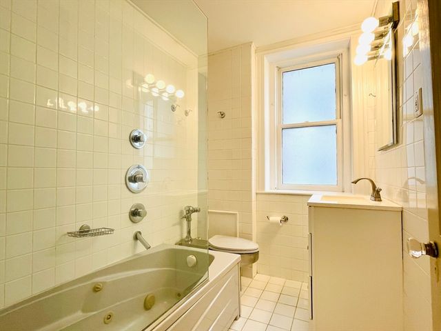 1080 Beacon St 2C, Brookline, MA 02446