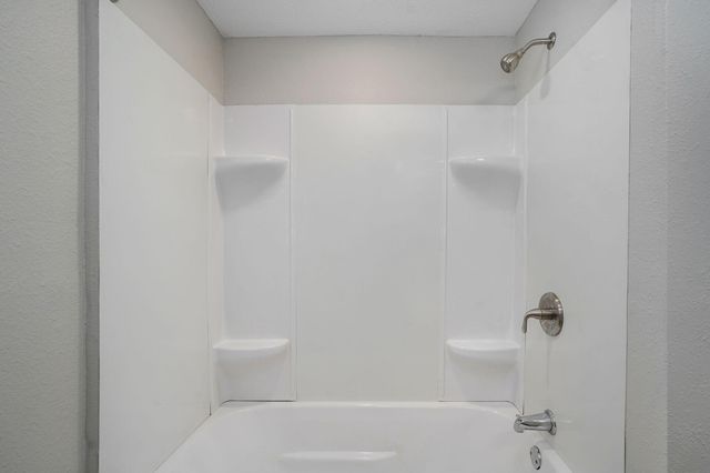 1520 N Rogers Avenue, Springfield, MO 65803