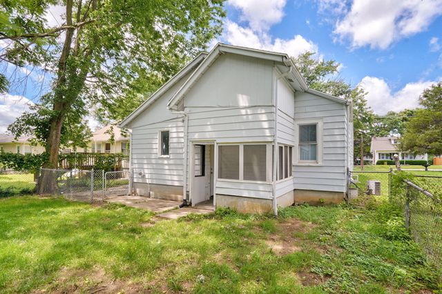 1520 N Rogers Avenue, Springfield, MO 65803