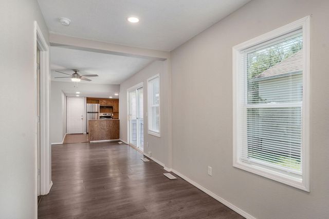 1520 N Rogers Avenue, Springfield, MO 65803