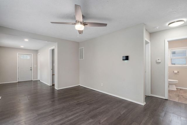 1520 N Rogers Avenue, Springfield, MO 65803