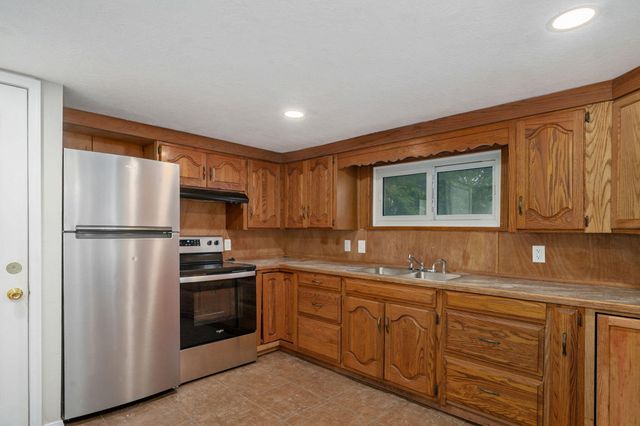 1520 N Rogers Avenue, Springfield, MO 65803