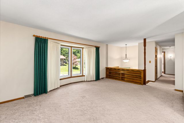 1233 31st Street, West Des Moines, IA 50266