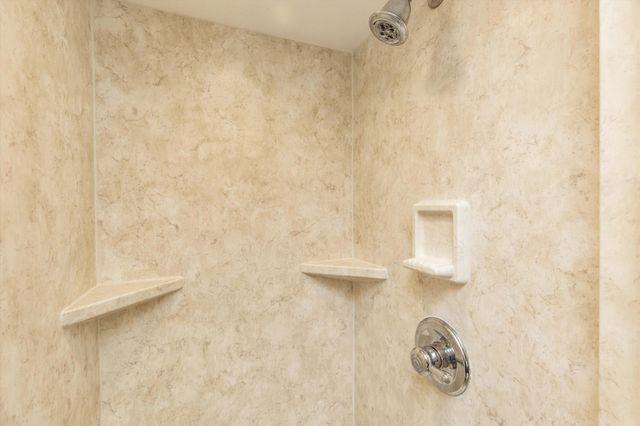 1233 31st Street, West Des Moines, IA 50266