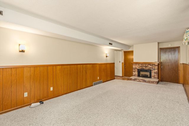 1233 31st Street, West Des Moines, IA 50266