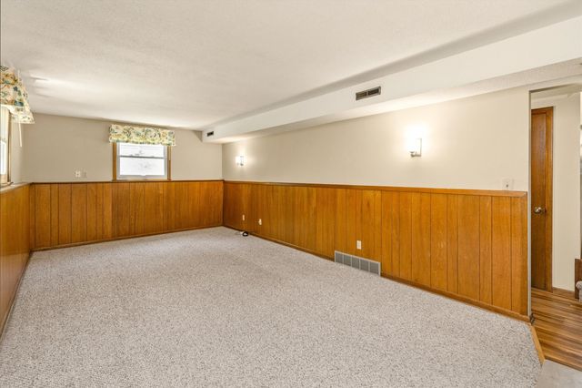 1233 31st Street, West Des Moines, IA 50266