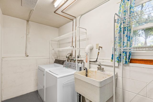 1233 31st Street, West Des Moines, IA 50266