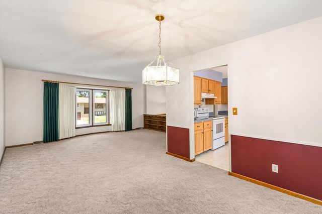 1233 31st Street, West Des Moines, IA 50266