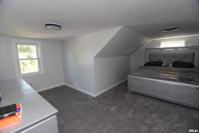 2619 12TH Avenue, Moline, IL 61265