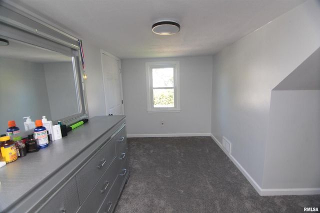 2619 12TH Avenue, Moline, IL 61265