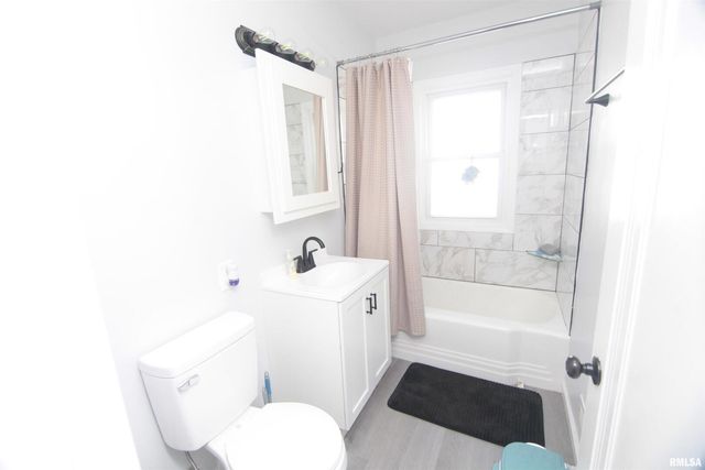 2619 12TH Avenue, Moline, IL 61265