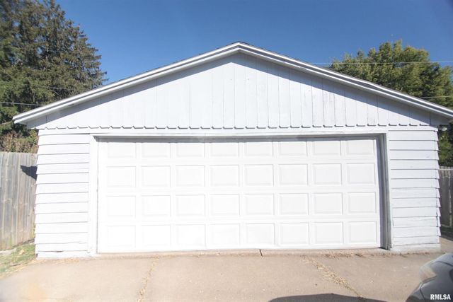 2619 12TH Avenue, Moline, IL 61265