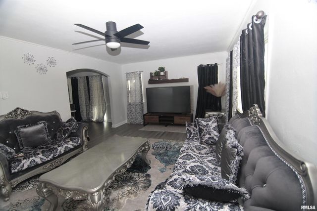 2619 12TH Avenue, Moline, IL 61265