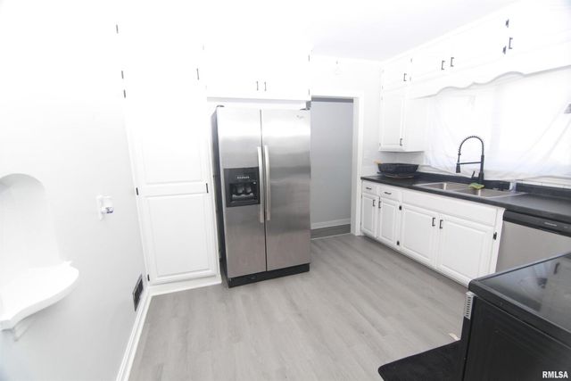 2619 12TH Avenue, Moline, IL 61265