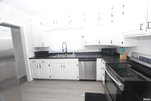 2619 12TH Avenue, Moline, IL 61265