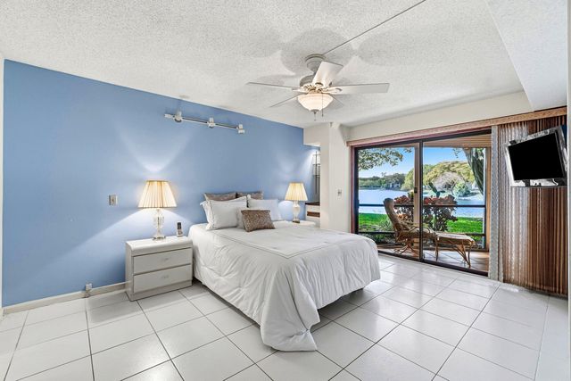 5380 Cedar Lake Drive 102, Boynton Beach, FL 33437