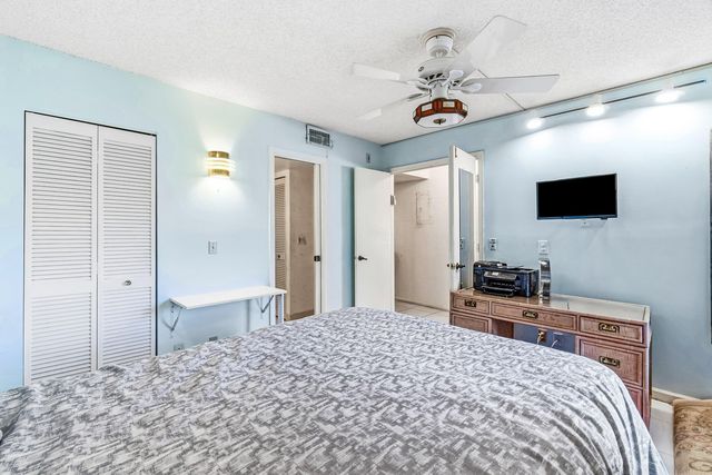 5380 Cedar Lake Drive 102, Boynton Beach, FL 33437