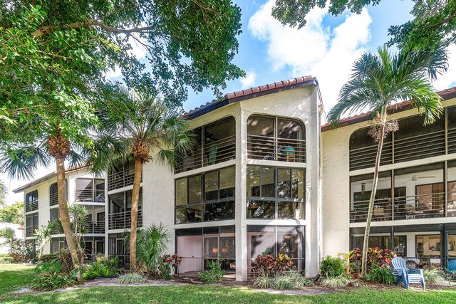 5380 Cedar Lake Drive 102, Boynton Beach, FL 33437