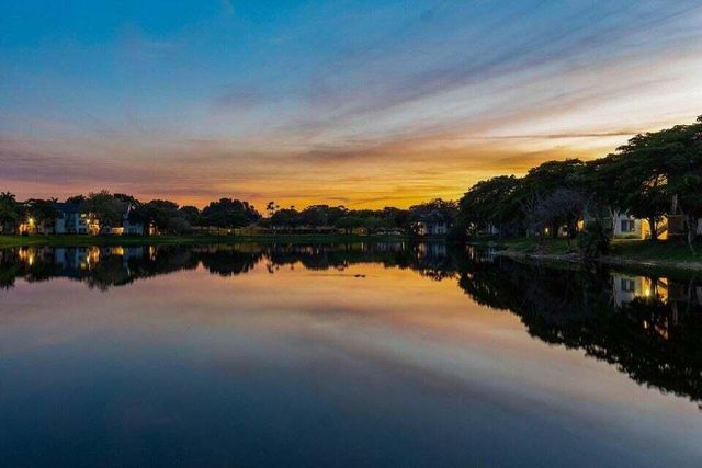 5380 Cedar Lake Drive 102, Boynton Beach, FL 33437