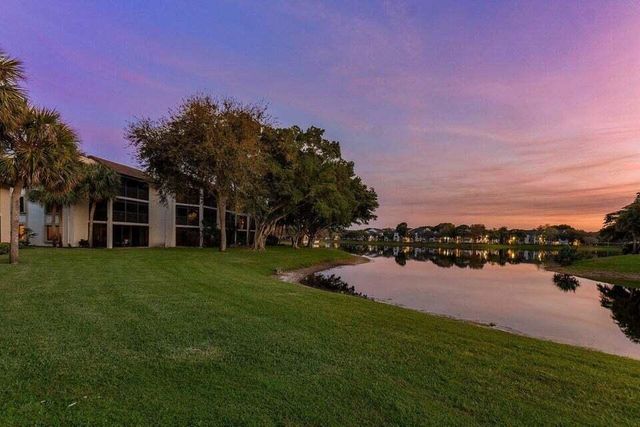 5380 Cedar Lake Drive 102, Boynton Beach, FL 33437