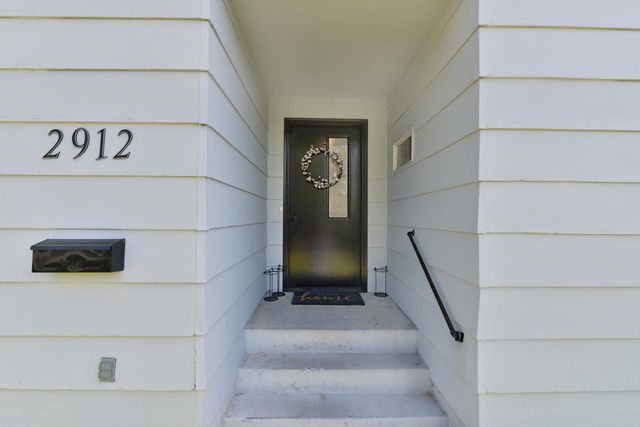 2912 N Hemlock St, Spokane, WA 99205