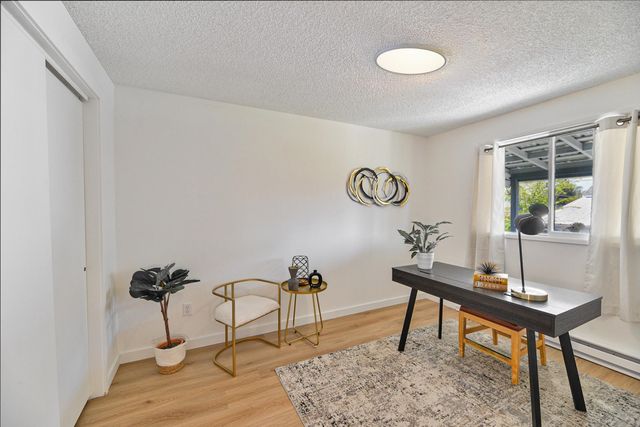 2912 N Hemlock St, Spokane, WA 99205