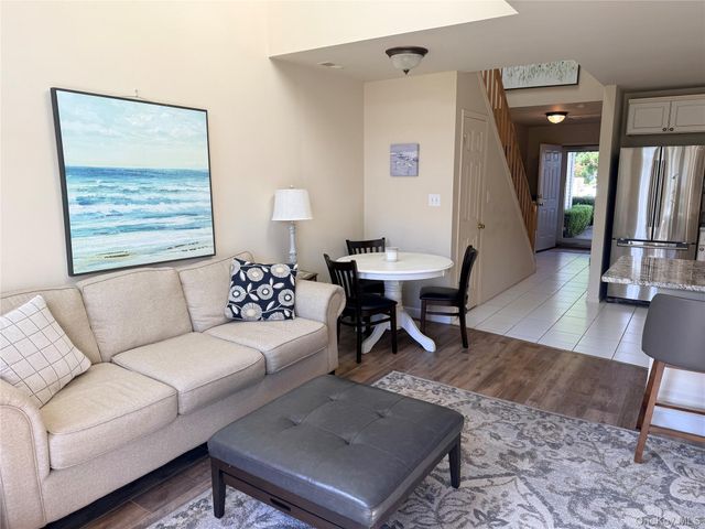 298 Prairie Court, Manorville, NY 11949