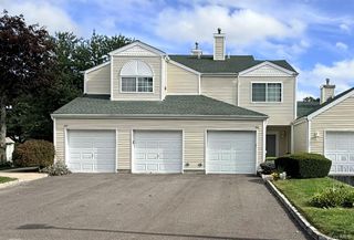 298 Prairie Court, Manorville, NY 11949