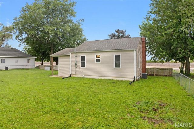 4216 Nameoki Road, Granite City, IL 62040