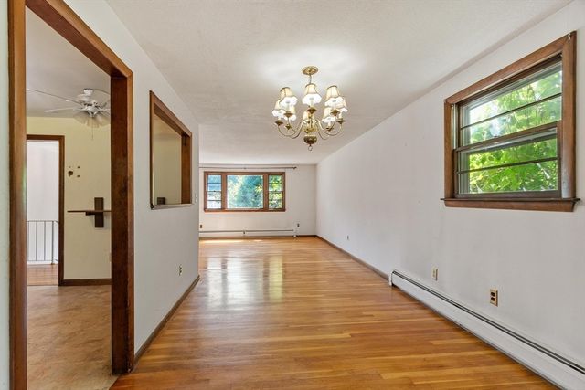 190 Deering Dr, Tewksbury, MA 01876