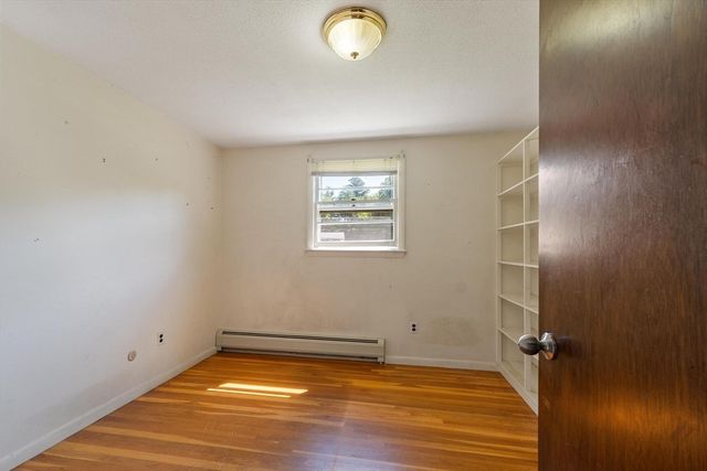190 Deering Dr, Tewksbury, MA 01876