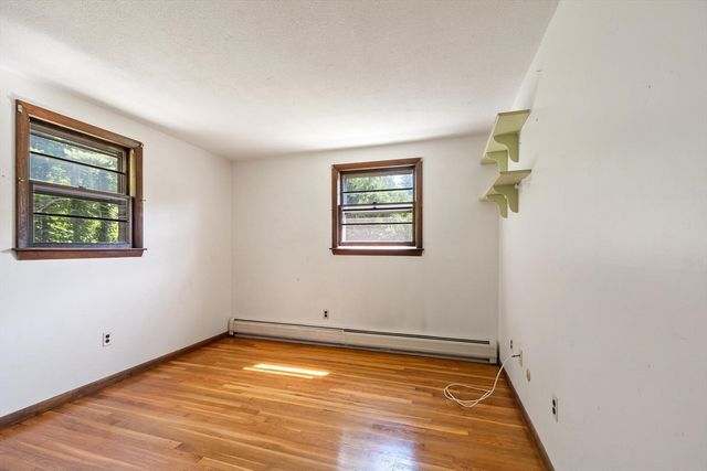 190 Deering Dr, Tewksbury, MA 01876