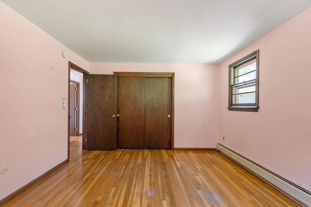 190 Deering Dr, Tewksbury, MA 01876