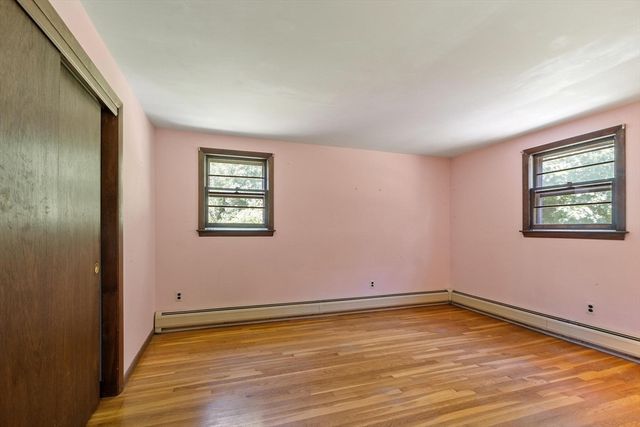 190 Deering Dr, Tewksbury, MA 01876