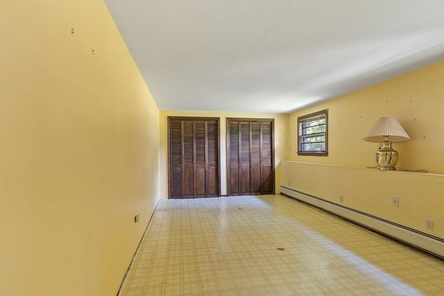 190 Deering Dr, Tewksbury, MA 01876