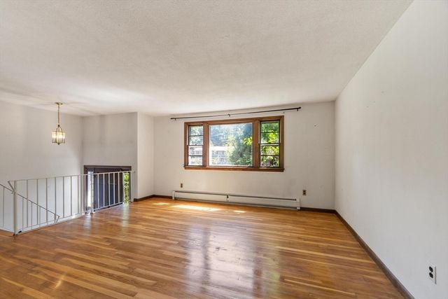190 Deering Dr, Tewksbury, MA 01876