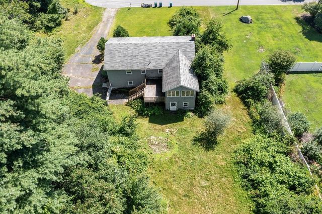 190 Deering Dr, Tewksbury, MA 01876