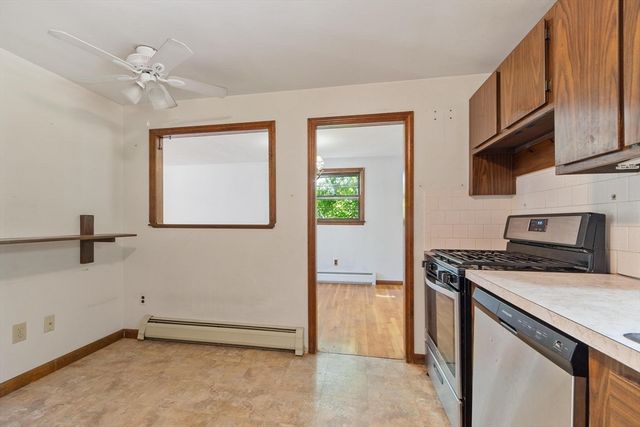190 Deering Dr, Tewksbury, MA 01876