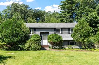 190 Deering Dr, Tewksbury, MA 01876