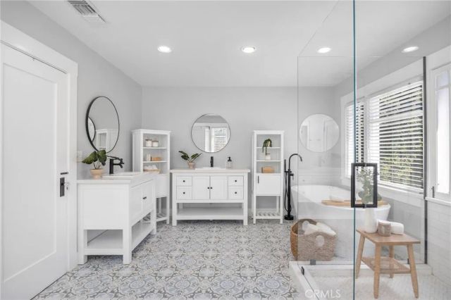 24 Lindero, Long Beach, CA 90803