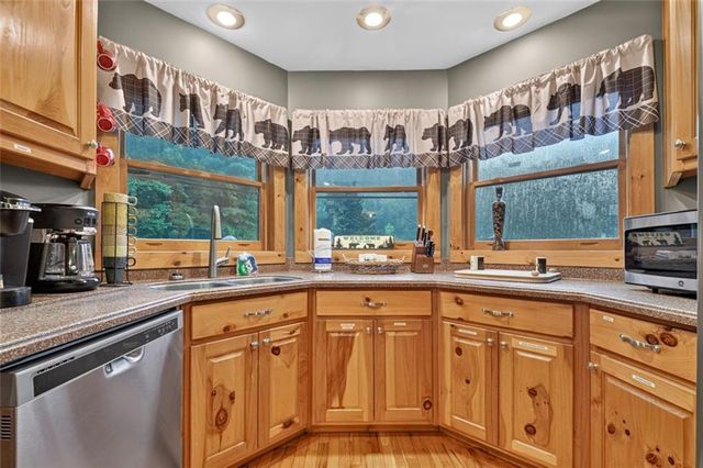 76 Serenity Place, Ellijay, GA 30540