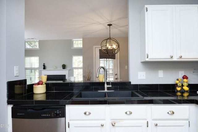 103 Sir Richard Lane, Chapel Hill, NC 27517