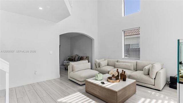 15817 SW 138th Ter, Miami, FL 33196