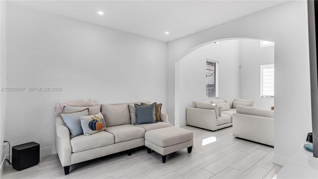 15817 SW 138th Ter, Miami, FL 33196