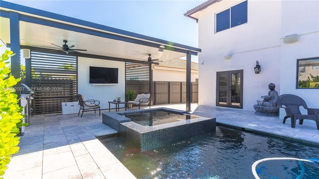 15817 SW 138th Ter, Miami, FL 33196