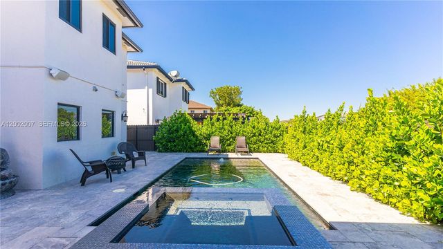 15817 SW 138th Ter, Miami, FL 33196